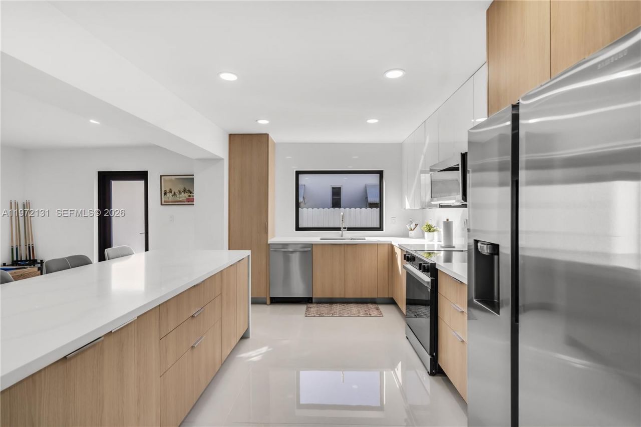 348 NE 117th St, Miami, FL 33161 Photo