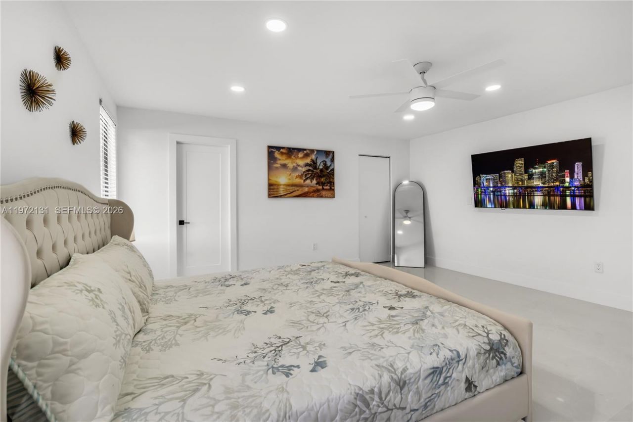 348 NE 117th St, Miami, FL 33161 Photo