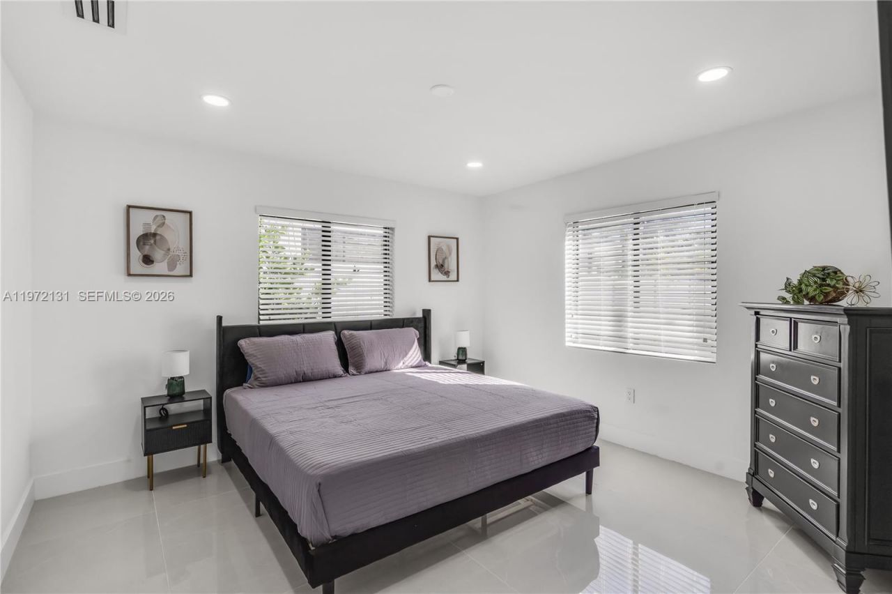 348 NE 117th St, Miami, FL 33161 Photo