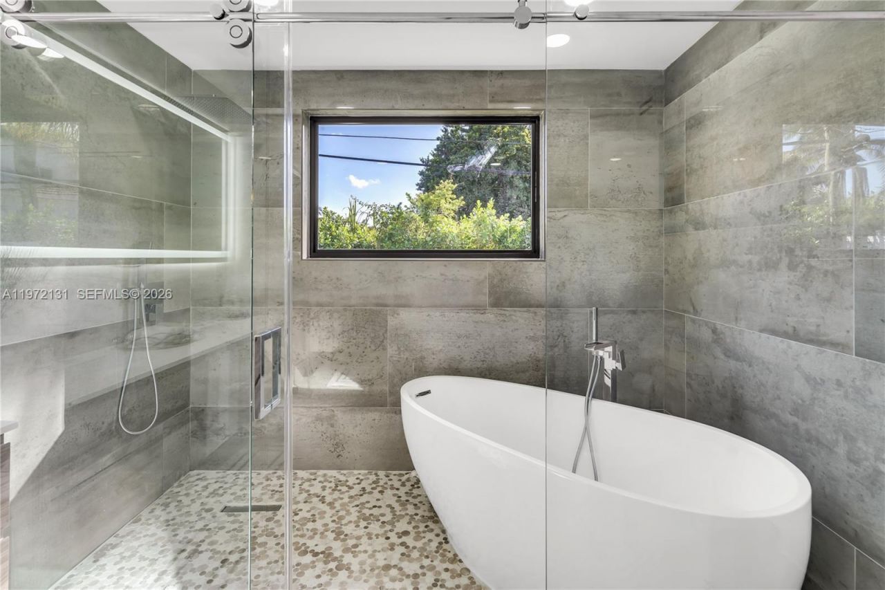 348 NE 117th St, Miami, FL 33161 Photo