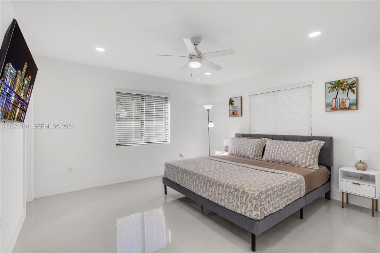 348 NE 117th St, Miami, FL 33161 Photo