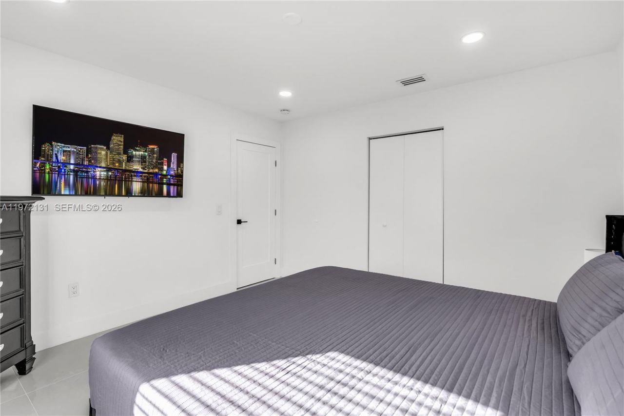 348 NE 117th St, Miami, FL 33161 Photo