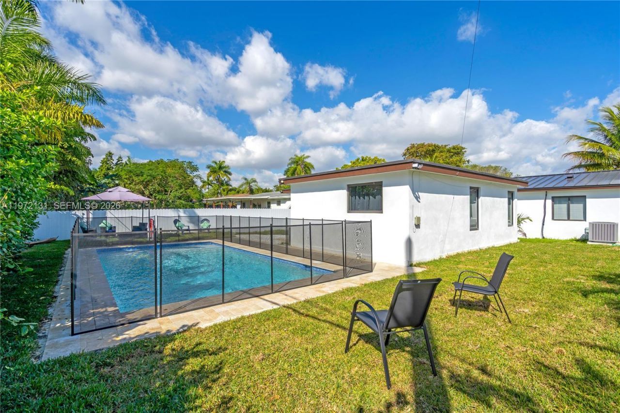 348 NE 117th St, Miami, FL 33161 Photo