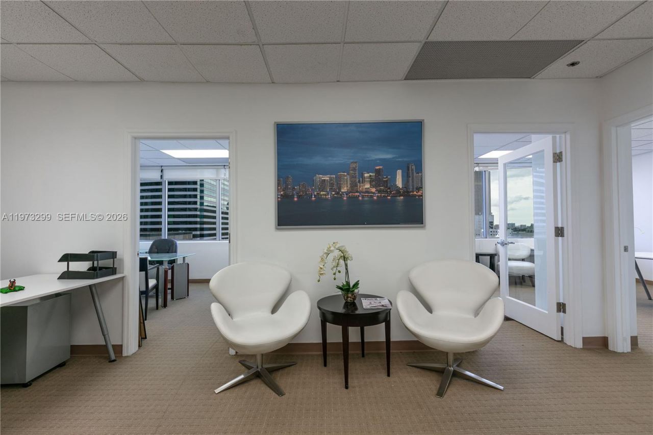 150 SE 2nd Ave, Unit 1401, Miami, FL 33131 Photo