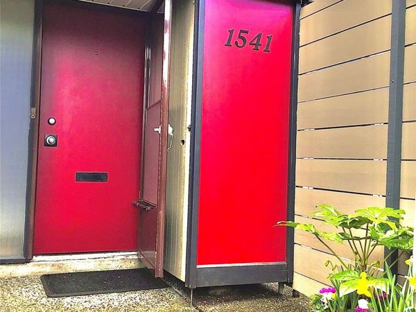 1541 North Dairy Rd, Victoria, BC V8T 3T9