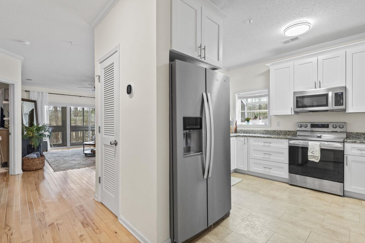 730 Charter Dr. Photo 16