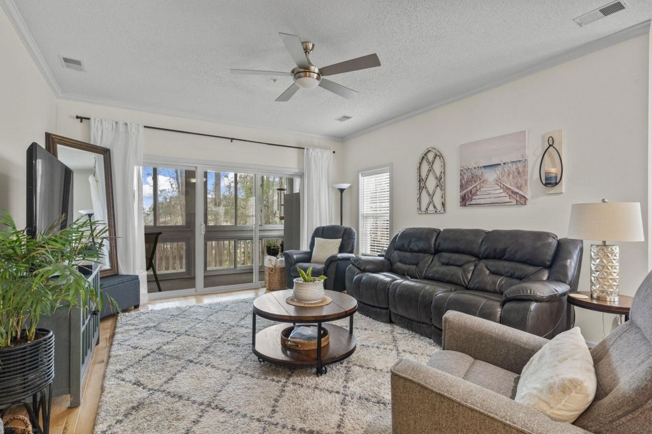 730 Charter Dr. Photo 23