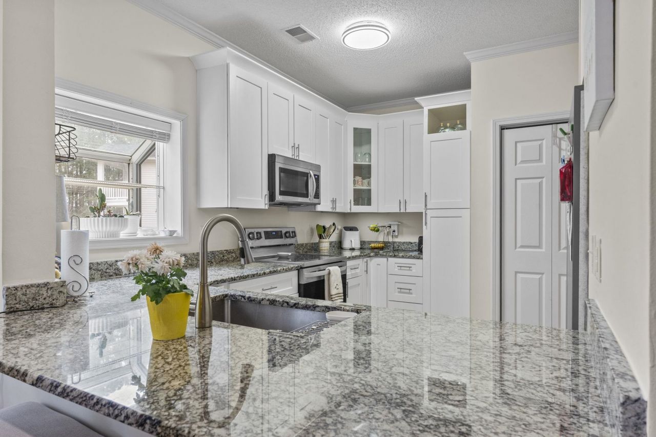 730 Charter Dr. Photo 24