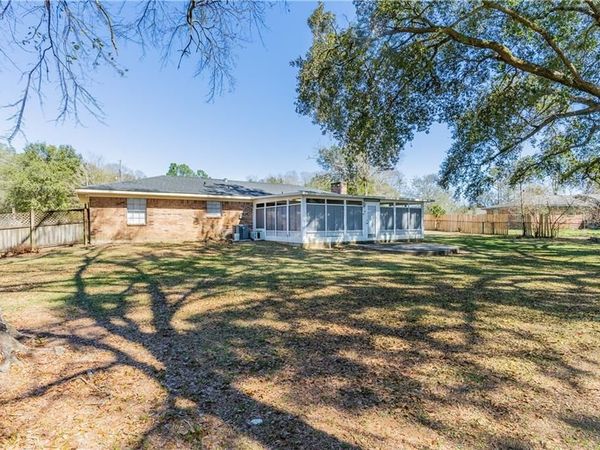 8053 Old Cherry Drive N, Theodore, AL 36582