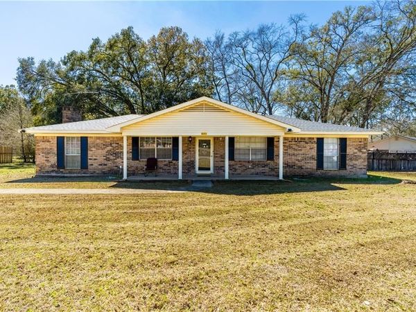 8053 Old Cherry Drive N, Theodore, AL 36582