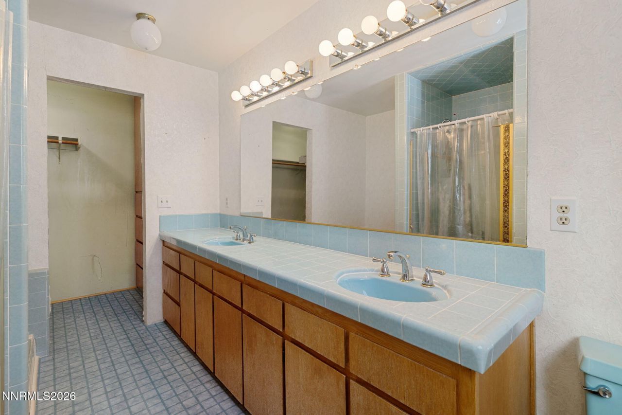 353 Sherwood Drive, Stateline, NV 89449 Photo