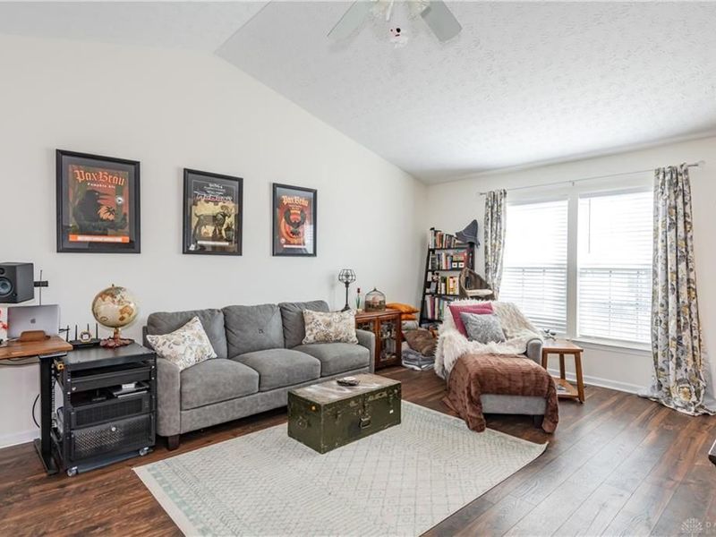 3647 King Edward Way, Beavercreek, OH 45431 Photo 4