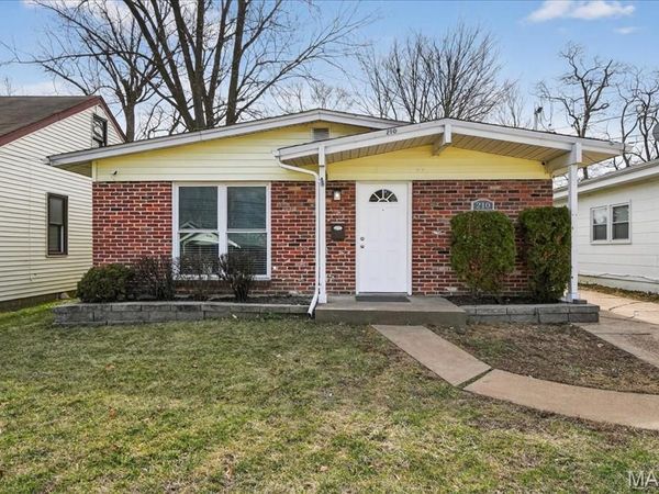210 Monica Drive, St Louis, MO 63127
