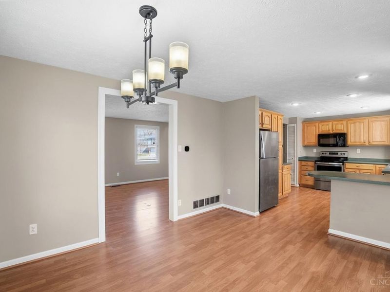 6023 Squirehill Court, Anderson Twp, OH 45230 Photo 4