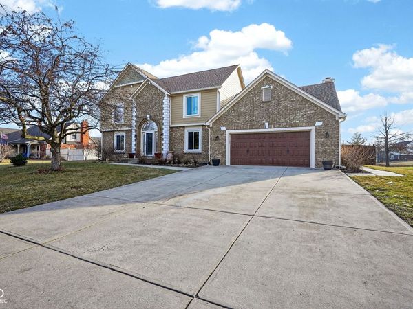 867 Ironwood West Drive, Brownsburg, IN 46112
