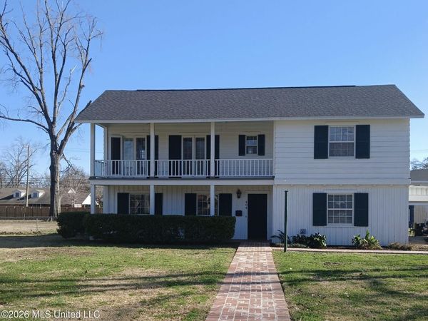 404 E Adams Avenue, Greenwood, MS 38930