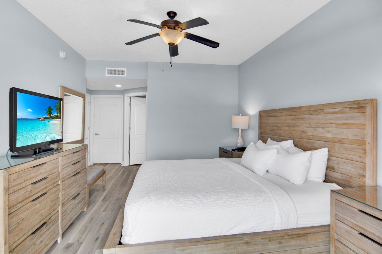 100 North Beach Blvd. Photo 16