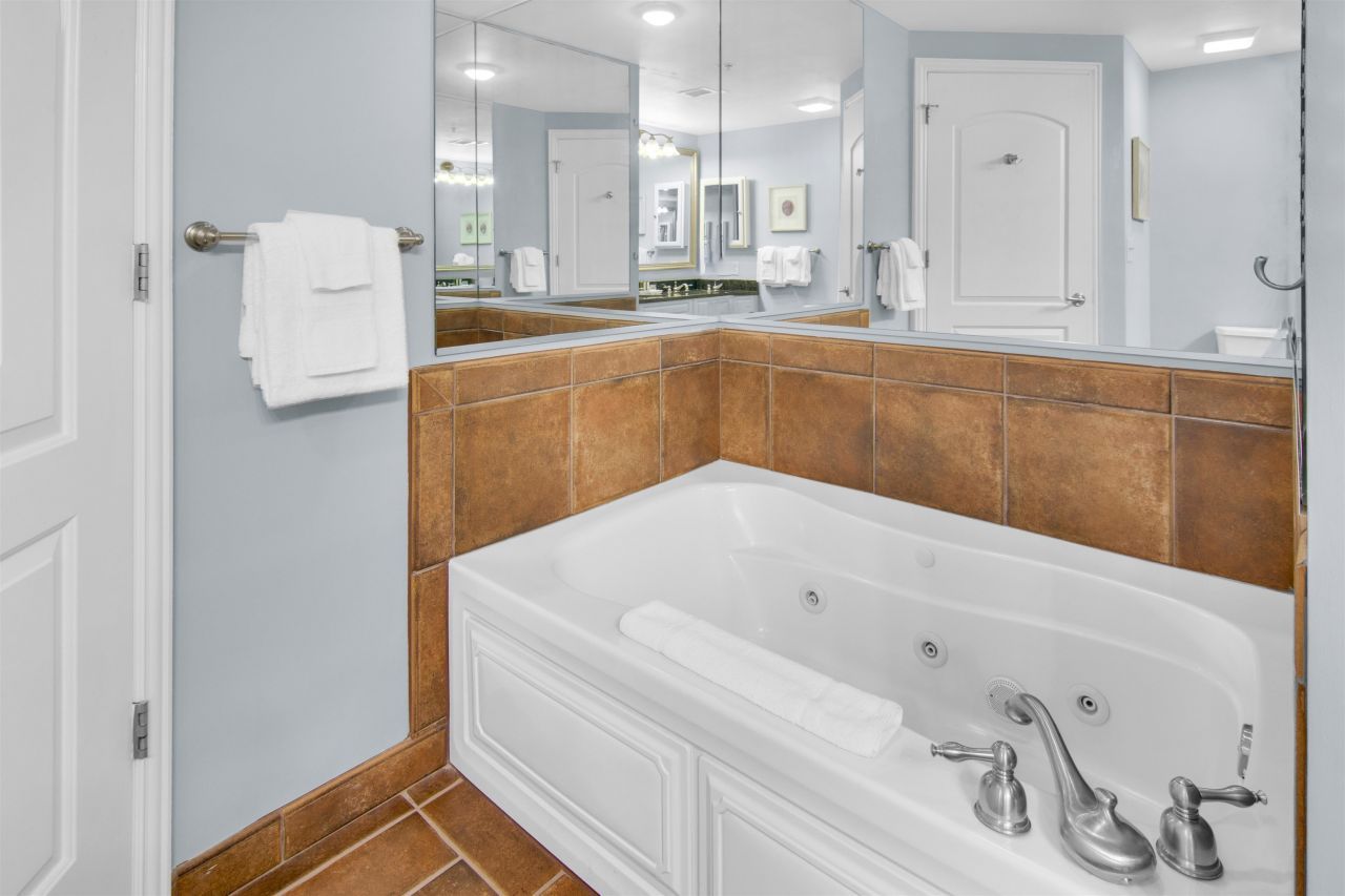 100 North Beach Blvd. Photo 20