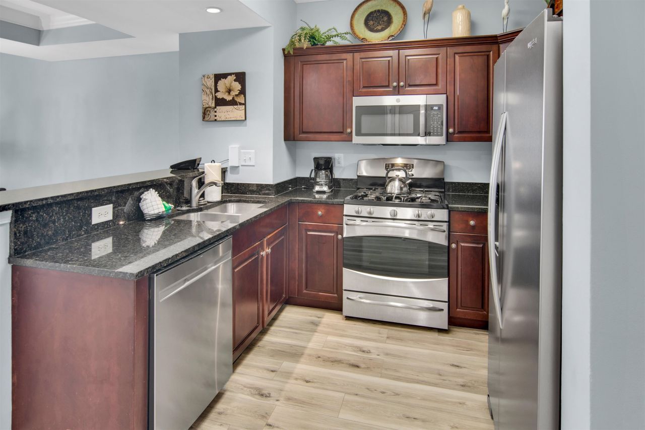 100 North Beach Blvd. Photo 5