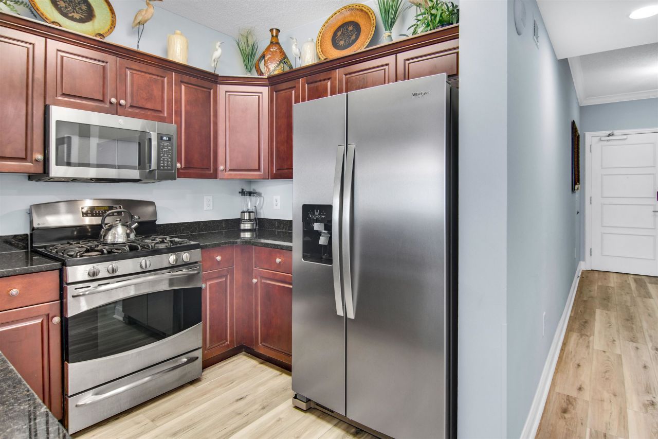 100 North Beach Blvd. Photo 6