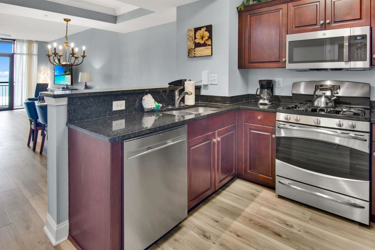 100 North Beach Blvd. Photo 7