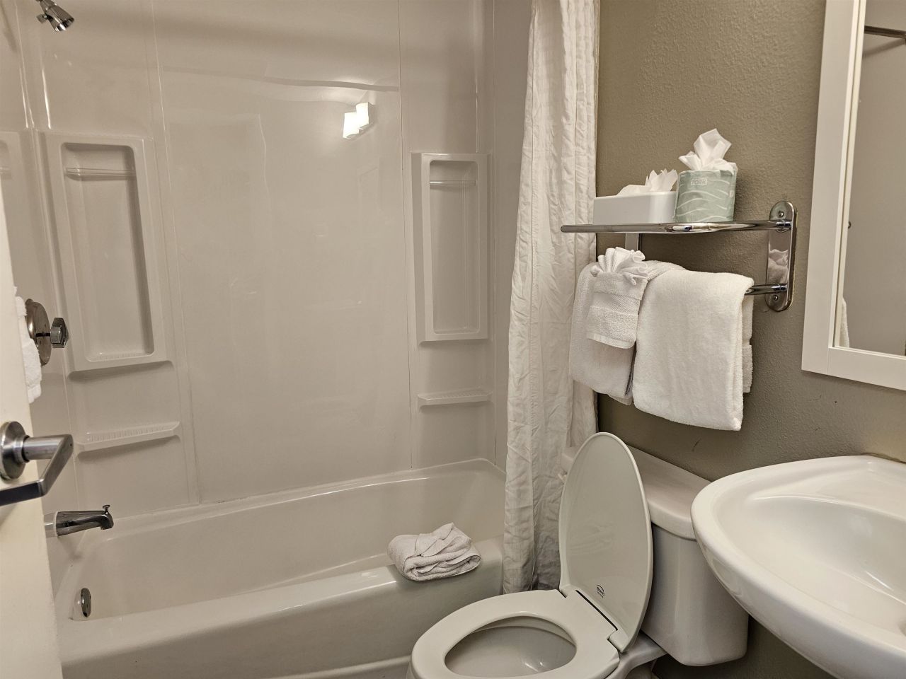 5200 North Ocean Blvd.  Photo 4