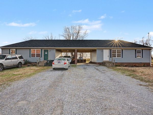 1115 W Church St , Orlinda, TN 37141