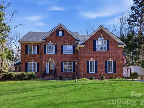 4425 Glen Oaks Drive, Matthews, NC 28104