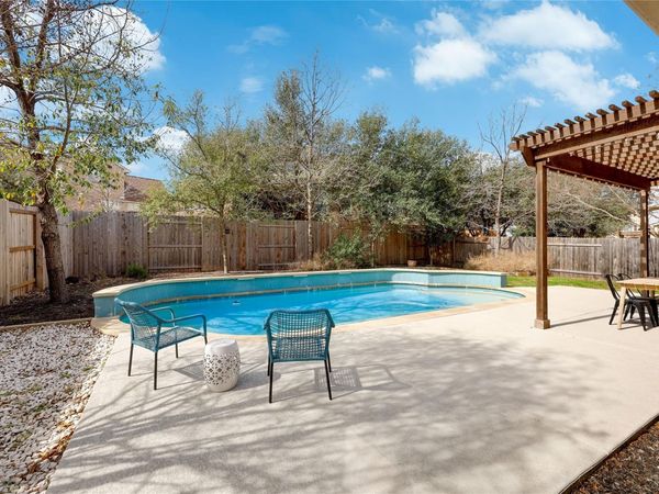 7621 Menler DR, Austin, TX 78735