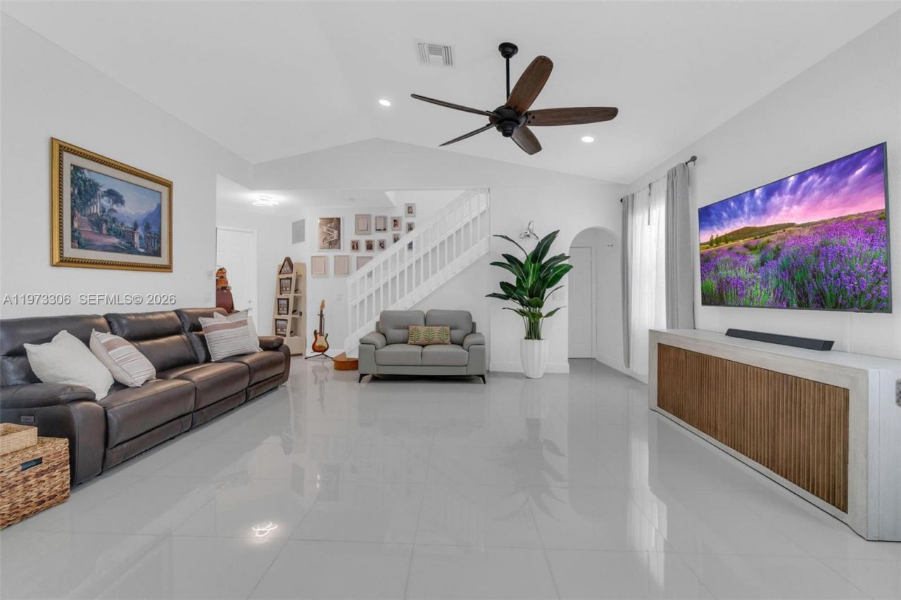 3920 NE 13th Dr , Homestead, FL 33033 Photo