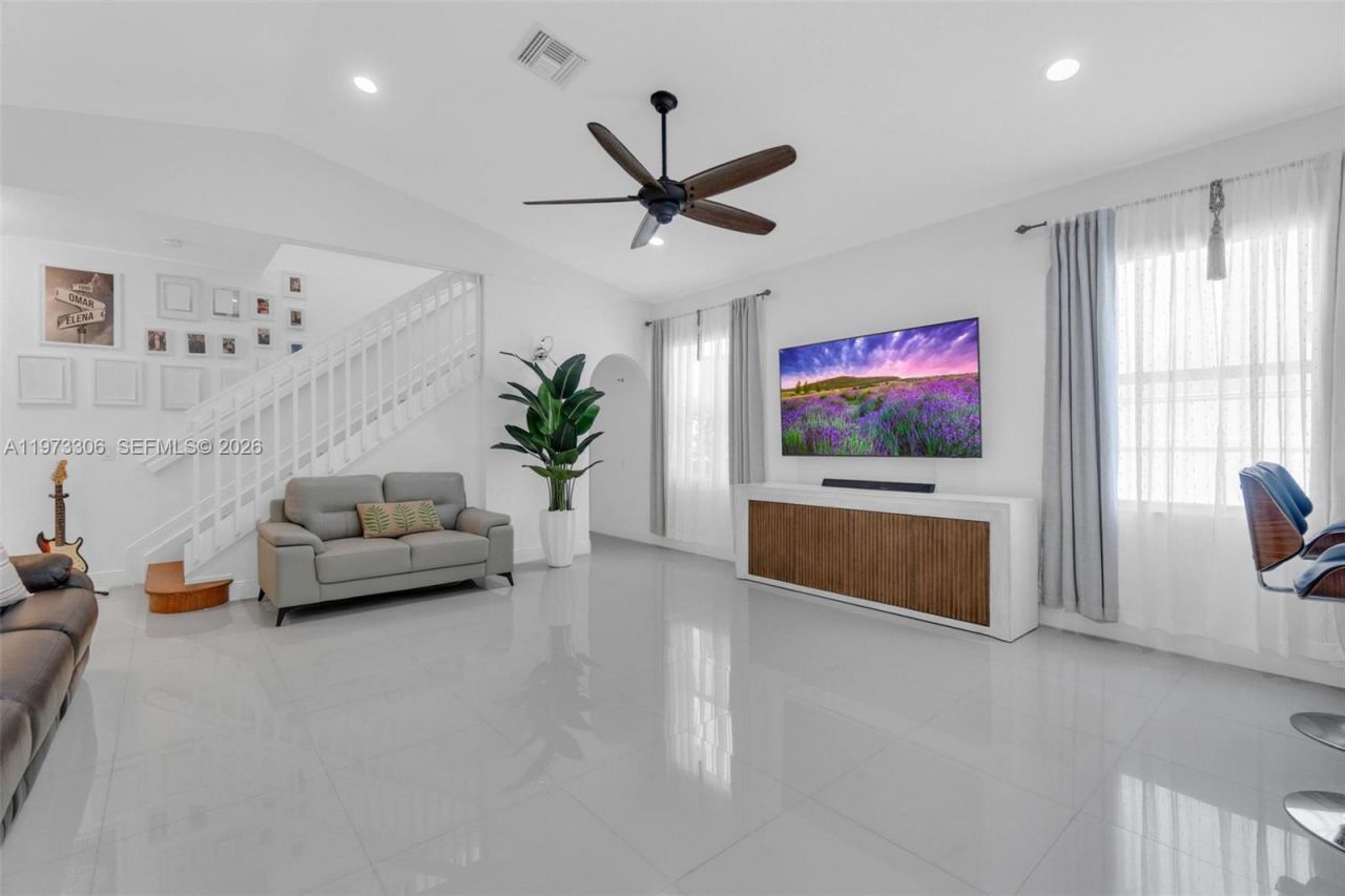 3920 NE 13th Dr , Homestead, FL 33033 Photo