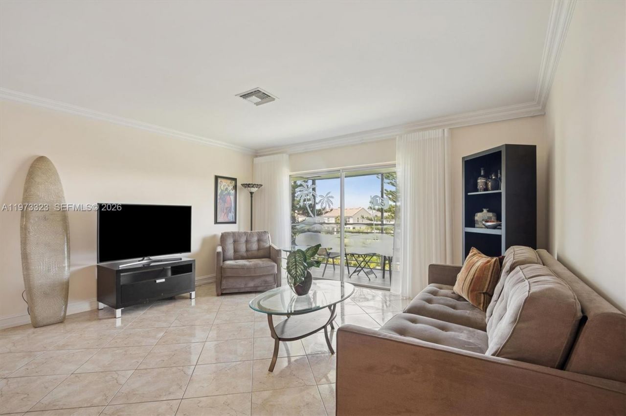 1000 Hillcrest Ct, Unit 303, Hollywood, FL 33021 Photo