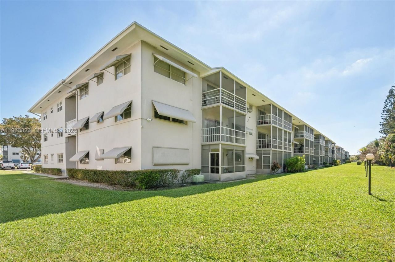 1000 Hillcrest Ct, Unit 303, Hollywood, FL 33021 Photo