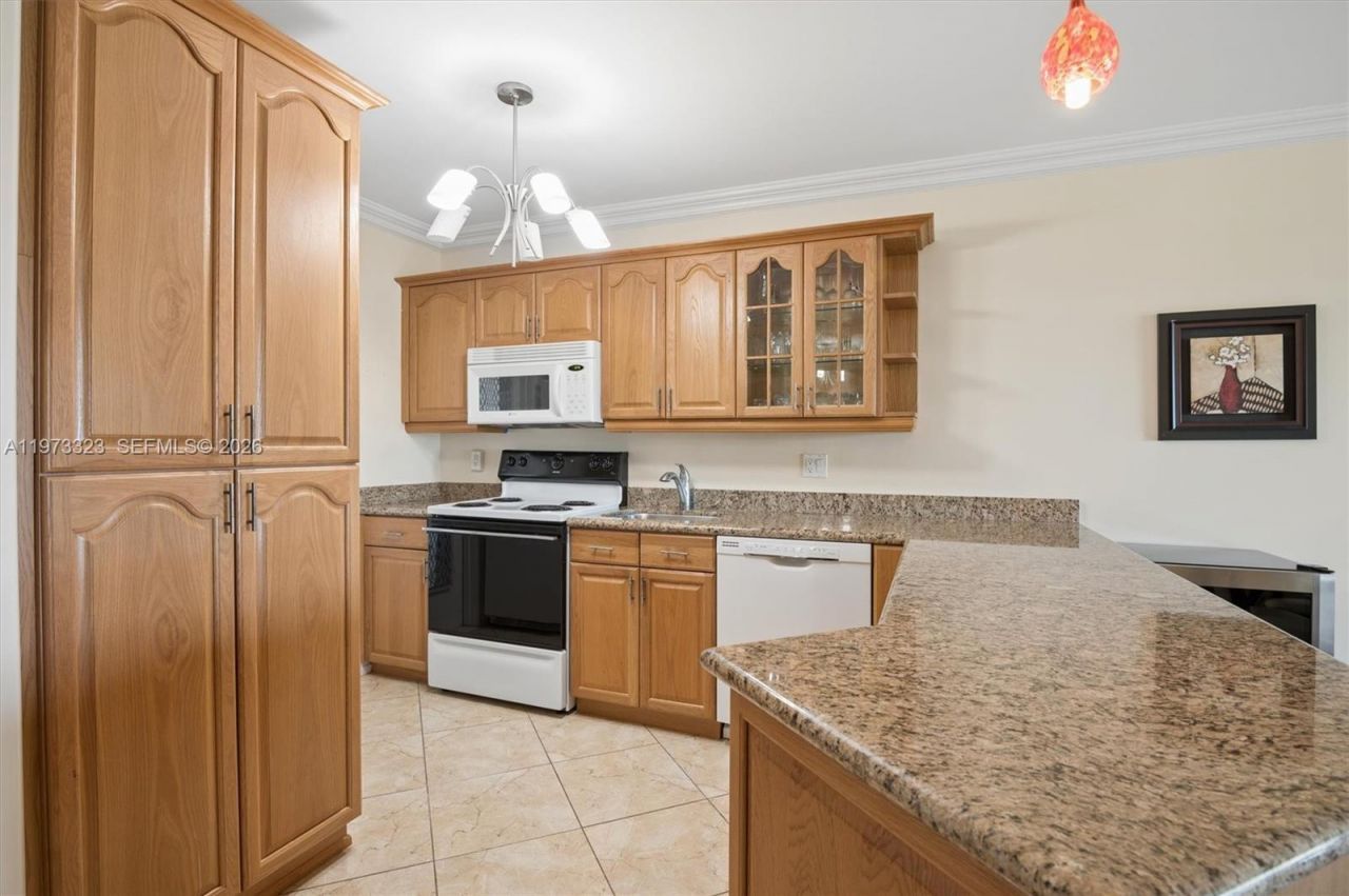 1000 Hillcrest Ct, Unit 303, Hollywood, FL 33021 Photo