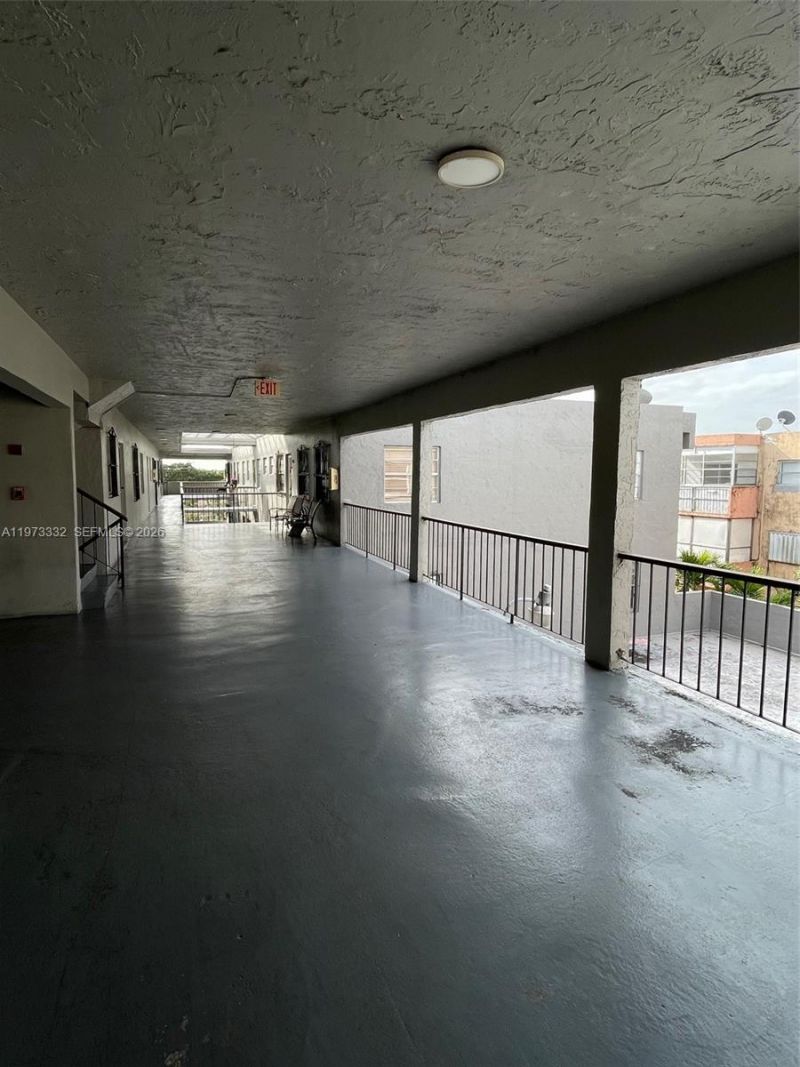 1035 W 77th St , Unit 412, Hialeah, FL 33014 Photo