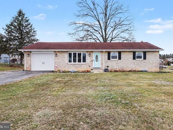 930 FORGE ROAD, CARLISLE, PA 17015