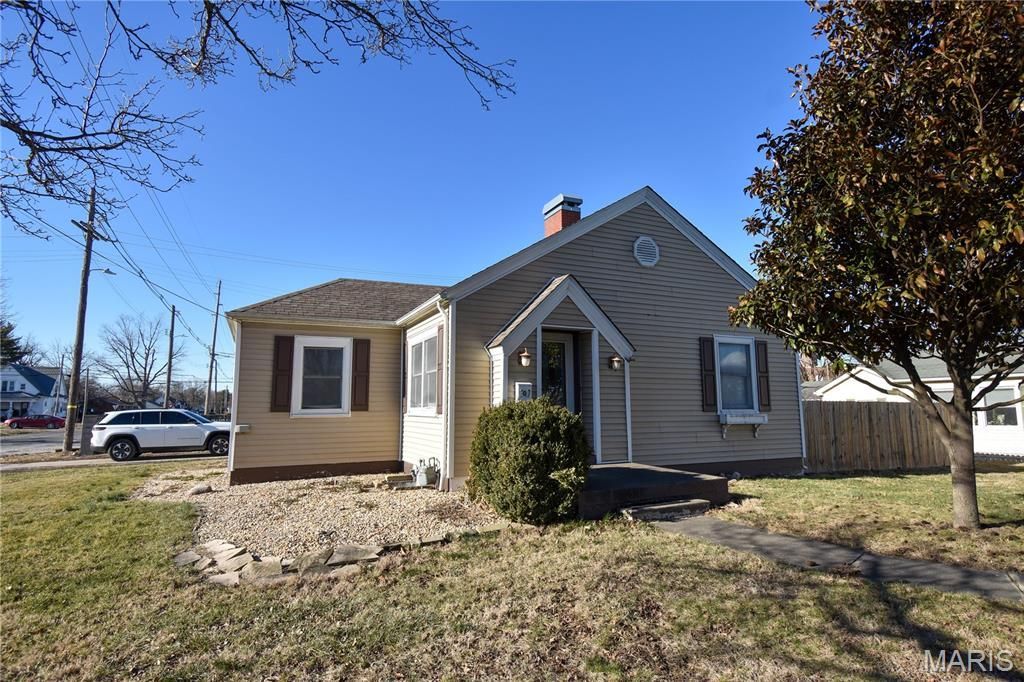 307 South Street, Gillespie, IL 62033 Main Photo