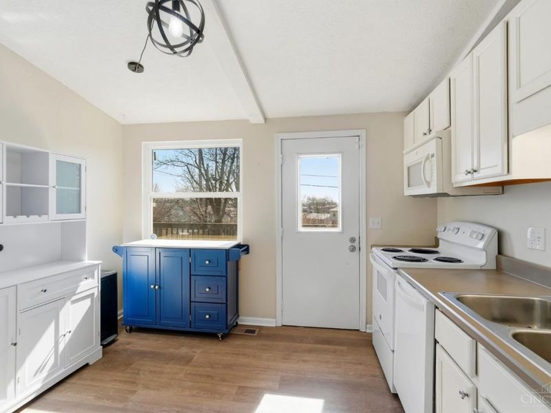 4979 Bonaventure Court, Cincinnati, OH 45238 Photo 11