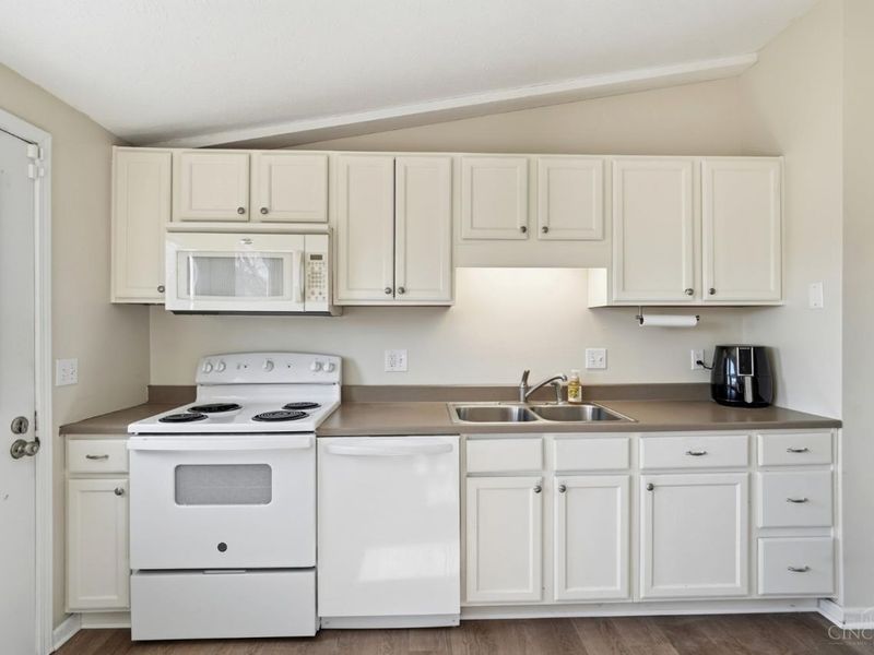 4979 Bonaventure Court, Cincinnati, OH 45238 Photo 13