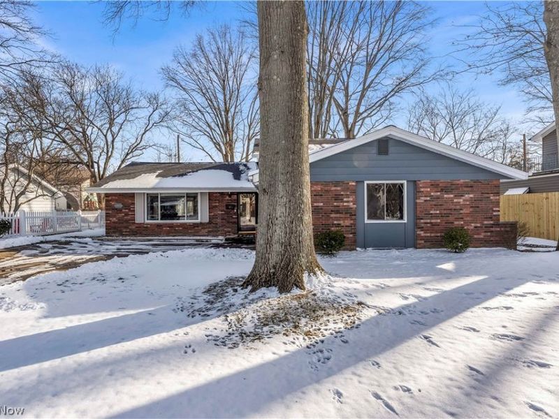 26839 Fairfax Lane, North Olmsted, OH 44070 Photo 3