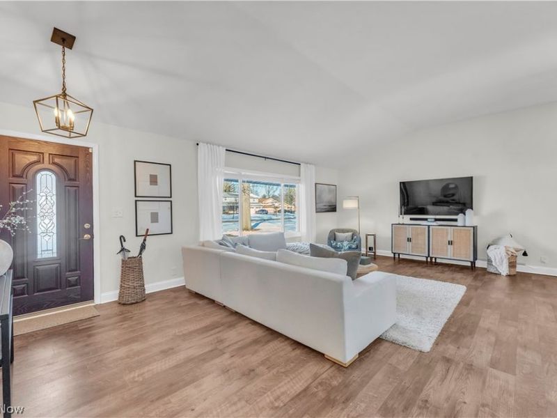 26839 Fairfax Lane, North Olmsted, OH 44070 Photo 4