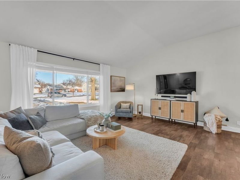 26839 Fairfax Lane, North Olmsted, OH 44070 Photo 5