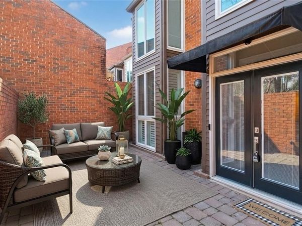 1 Willow Glen NE, Atlanta, GA 30342