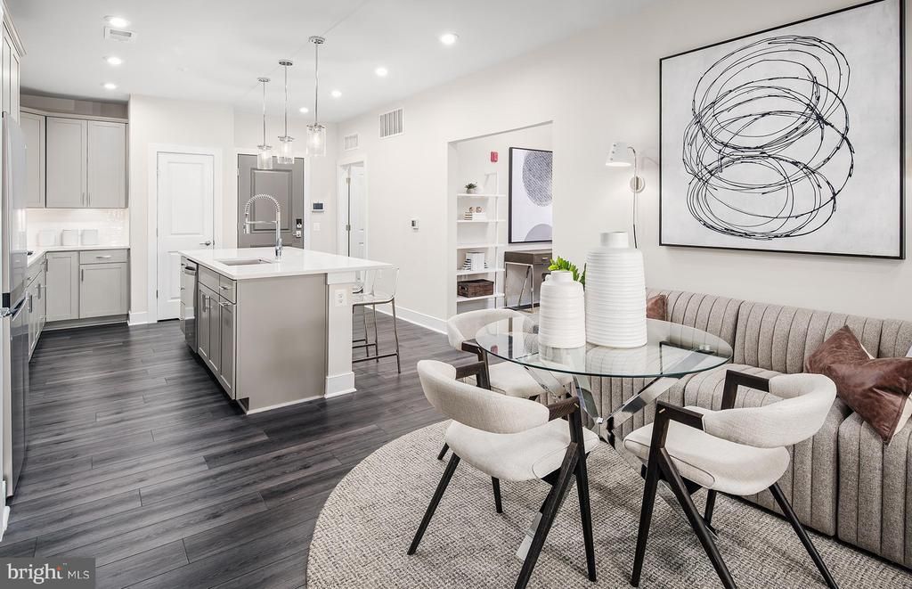 8131 Shining Star Lane , Unit 405, Vienna, VA 22182 Main Photo