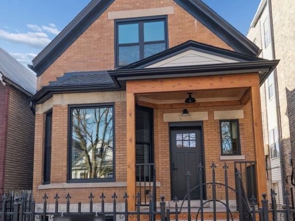 2840 N Christiana Avenue, Chicago, IL 60618