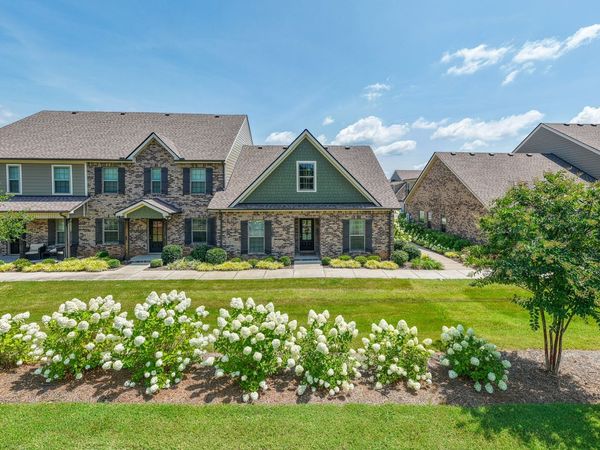 5610 Maples Retreat Dr, Murfreesboro, TN 37127
