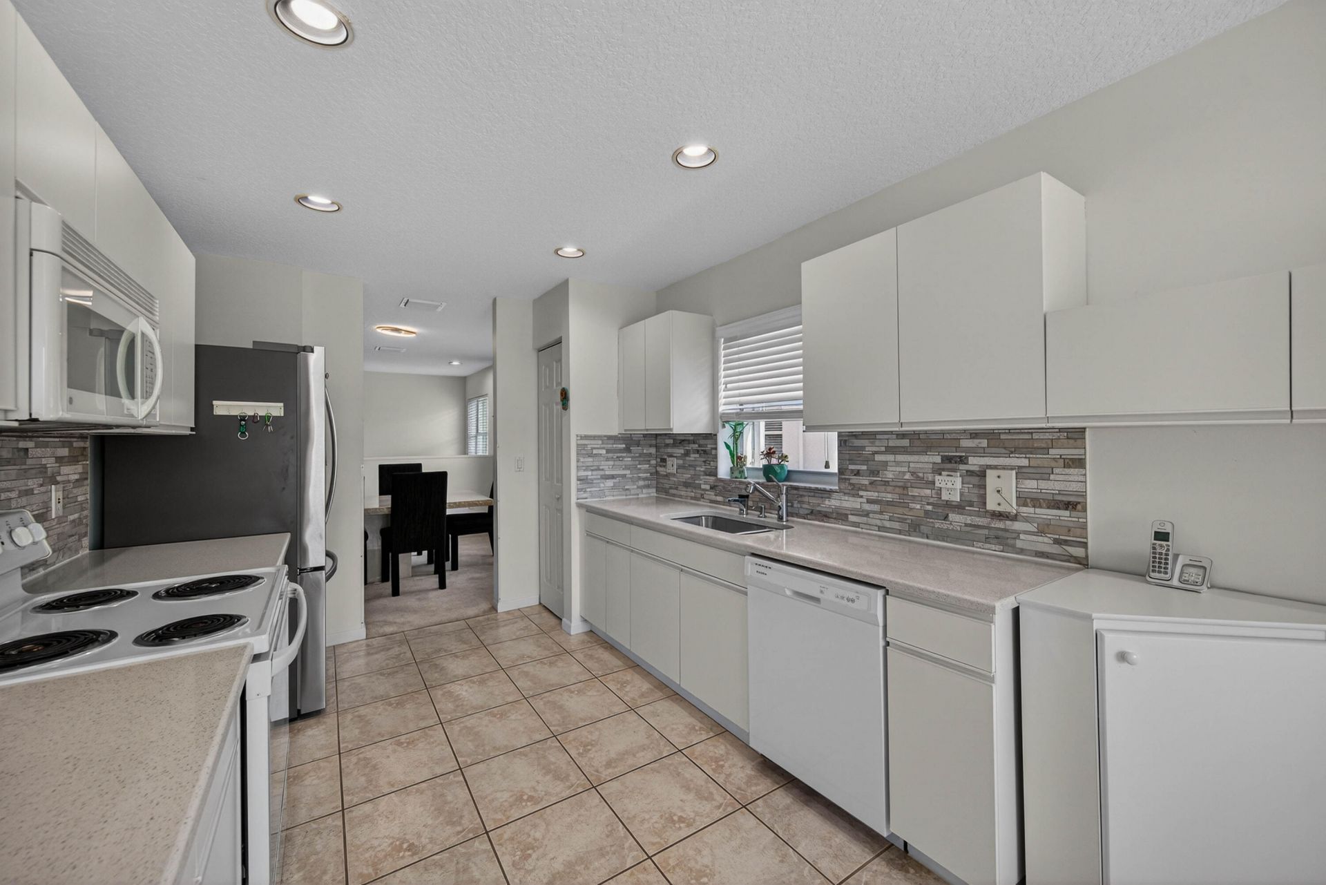 7676 Springwater Place, Unit 201, Boynton Beach, FL 33437 Photo