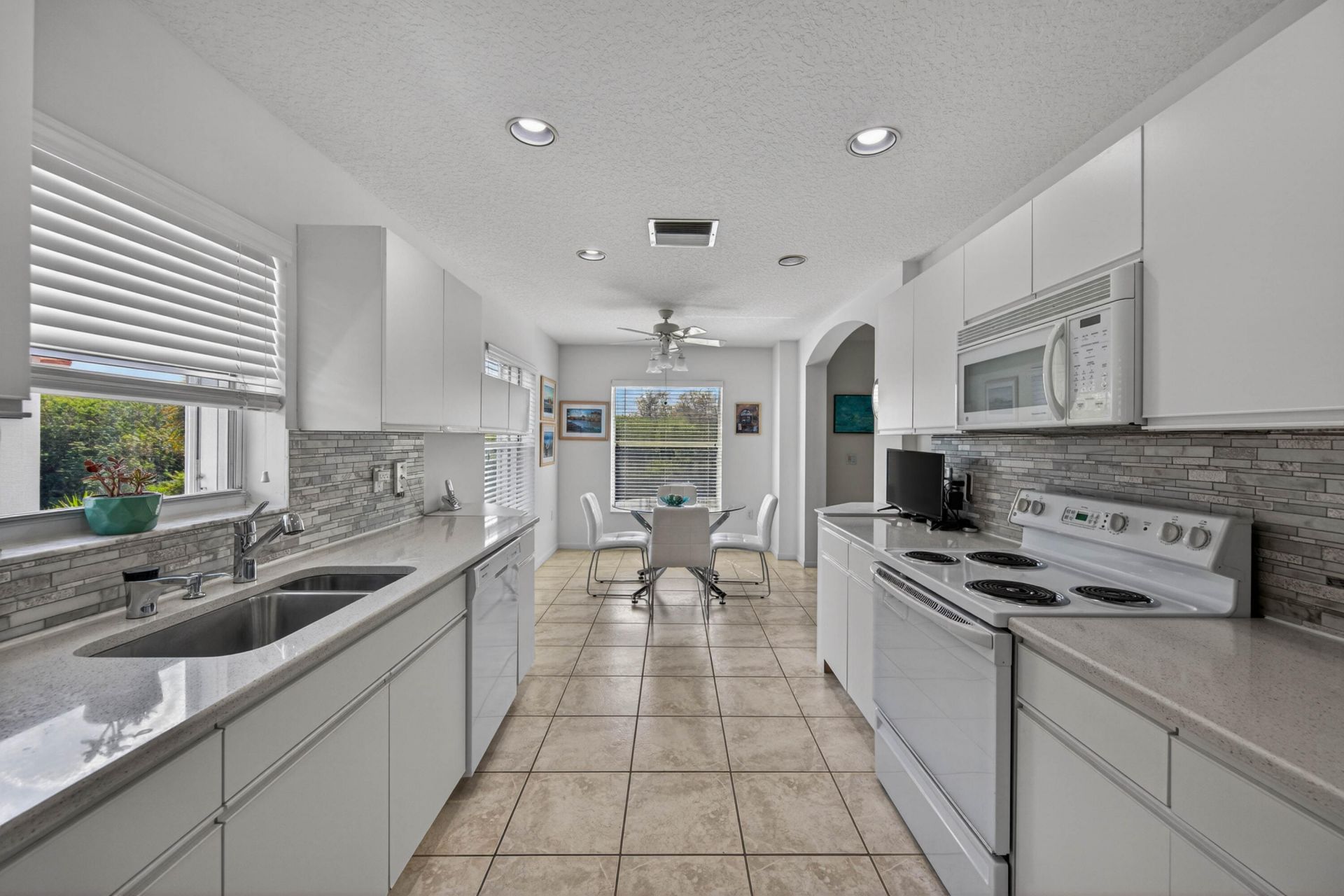 7676 Springwater Place, Unit 201, Boynton Beach, FL 33437 Photo