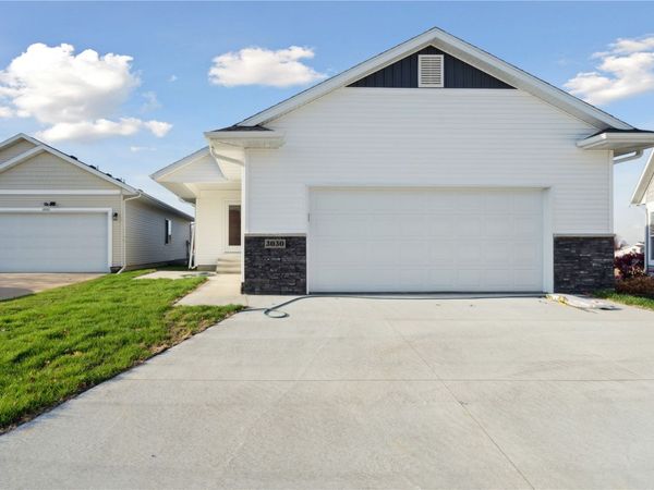 3090 Yorkshire Court , Marion, IA 52302