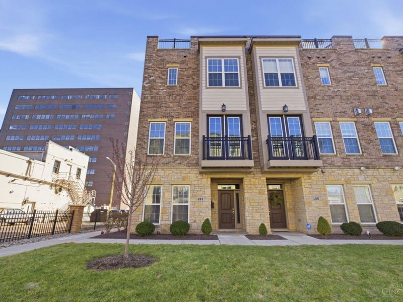 121 Lowe Lane, Dayton, OH 45402 Photo 2